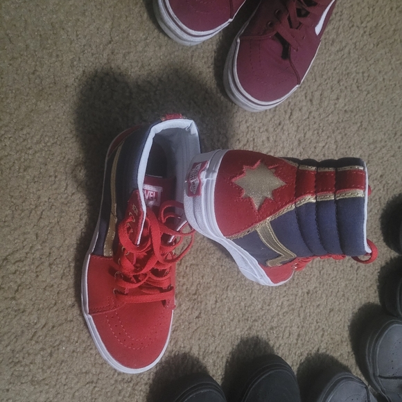 Vans - Picture 3 of 10